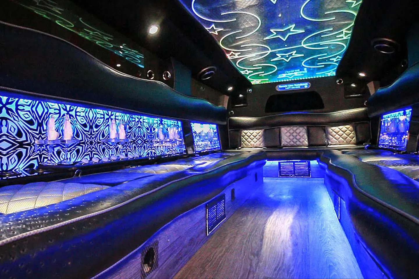 Hummer Limousine (Splendor) - 18-20 Passengers Interior
