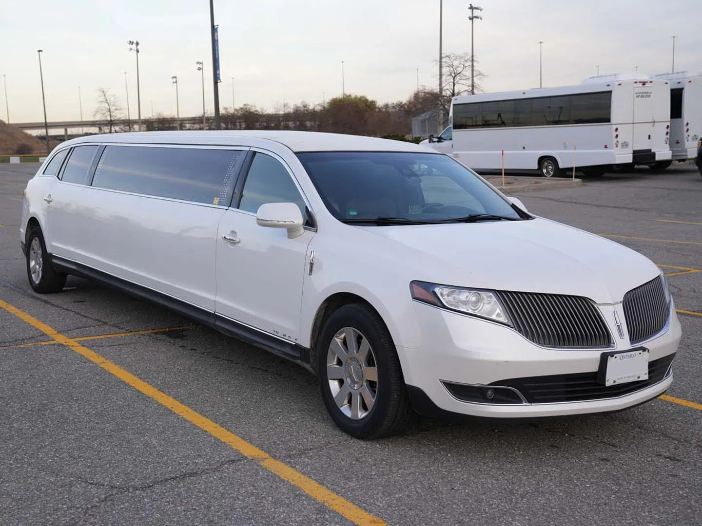 Lincoln MKT - 8-10 Passengers