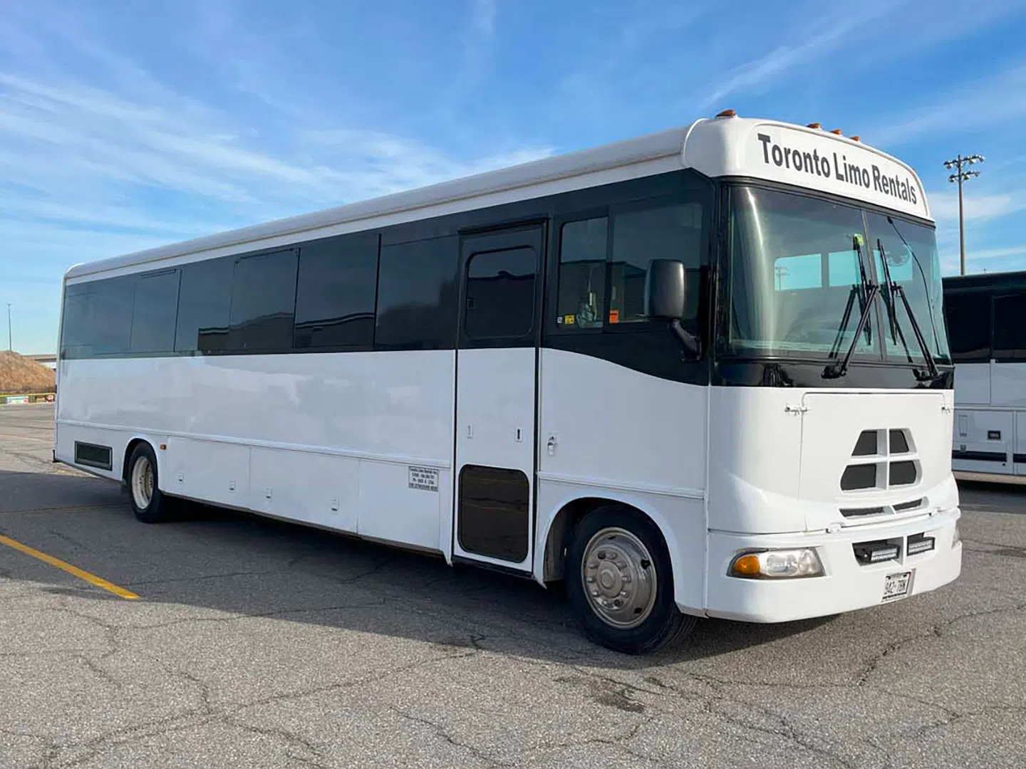 Party Bus 34-36 Passengers Exterior