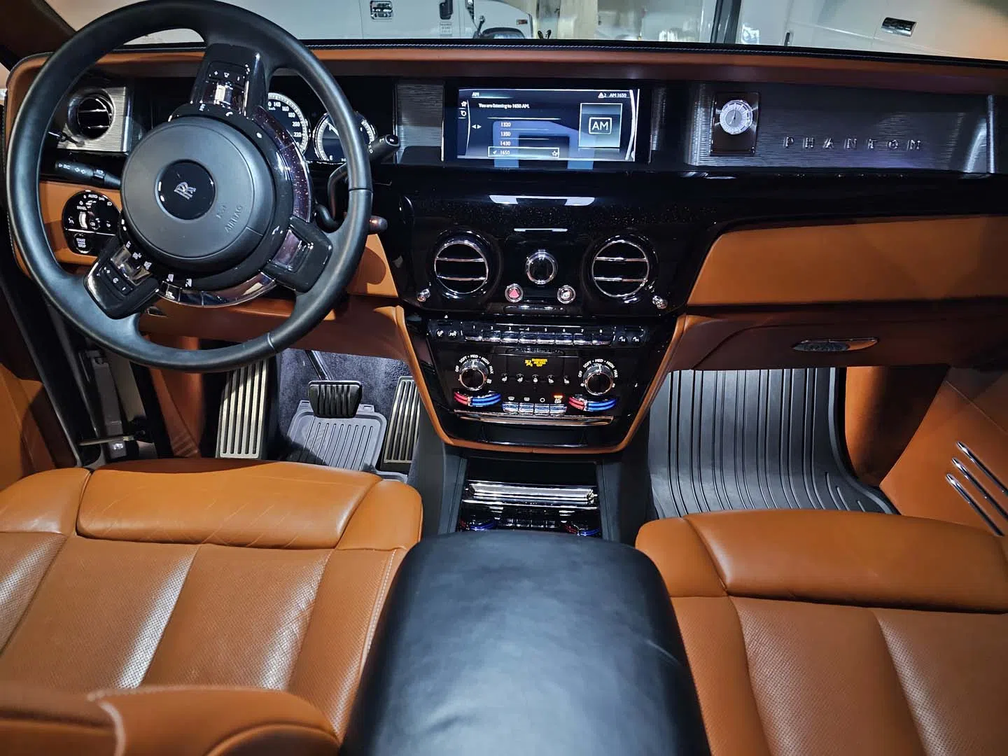 Bentley Flying Spur - 4 Passengers Interior